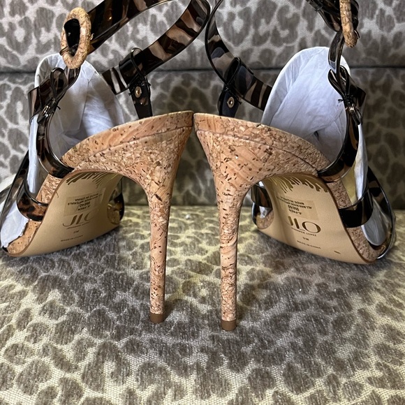 Shoes - Picture 3 of 6